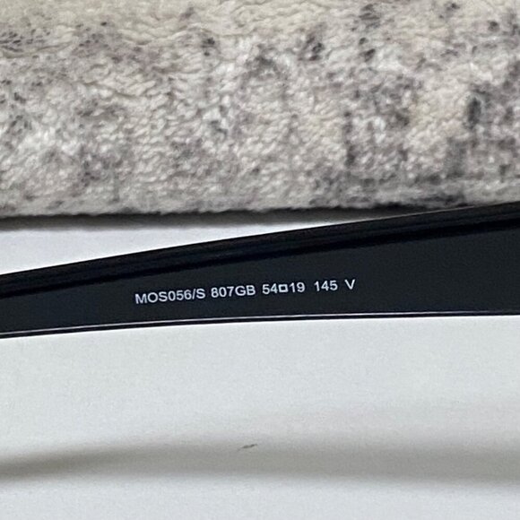 NEW MOSCHINO Sunglasses Black Cat Eye Sunglasses with GOLD detail - Picture 5 of 5